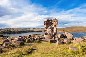  DIA 8: PUNO - SILLUSTANI - JULIACA / LIMA – (vuelos no incluidos)  30 MARZO